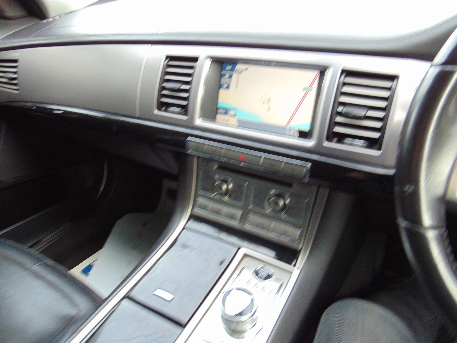 Used Jaguar XF 2010 for sale - 76311731: Photo 17