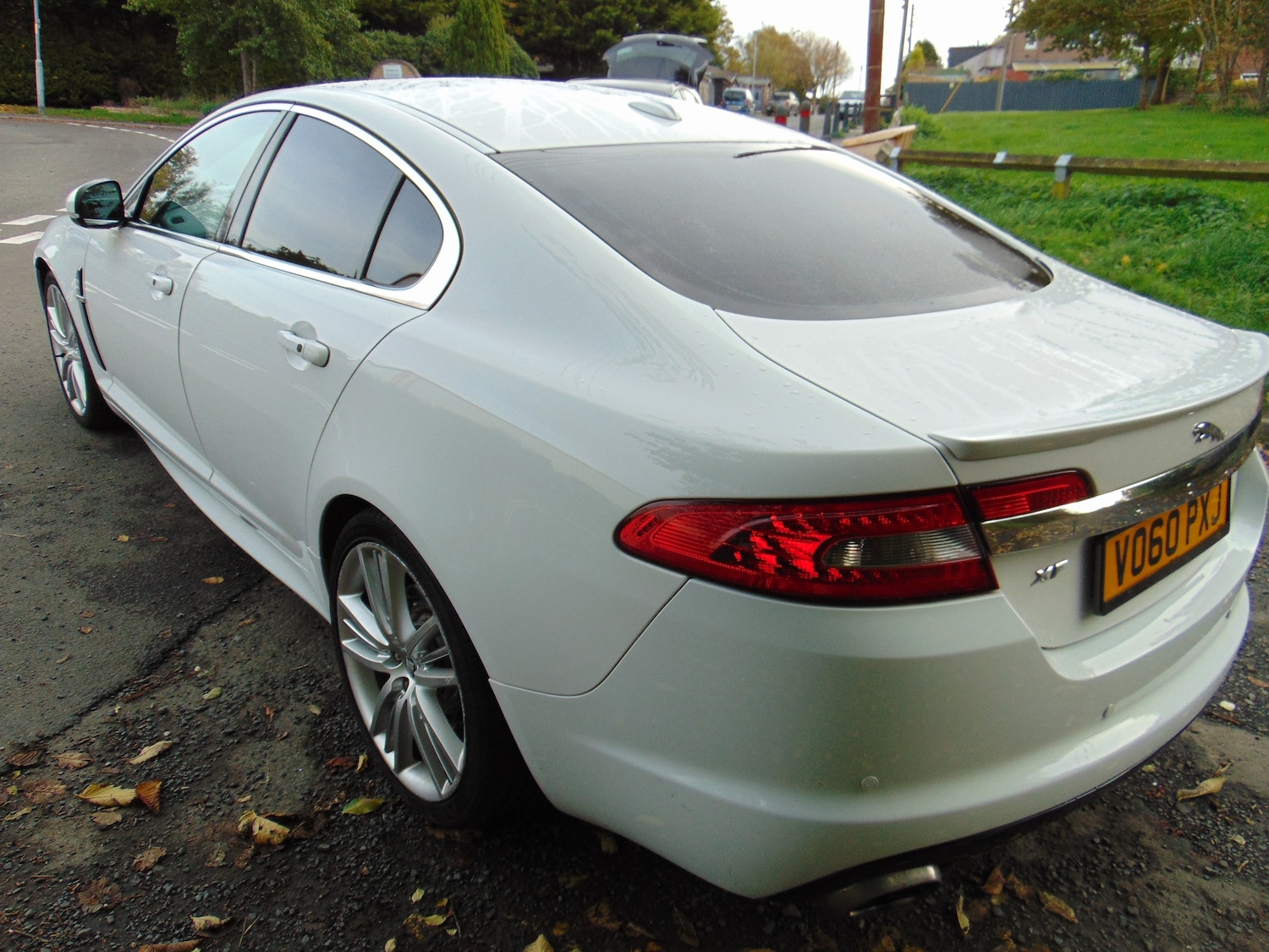 Used Jaguar XF 2010 for sale - 76311731: Photo 4