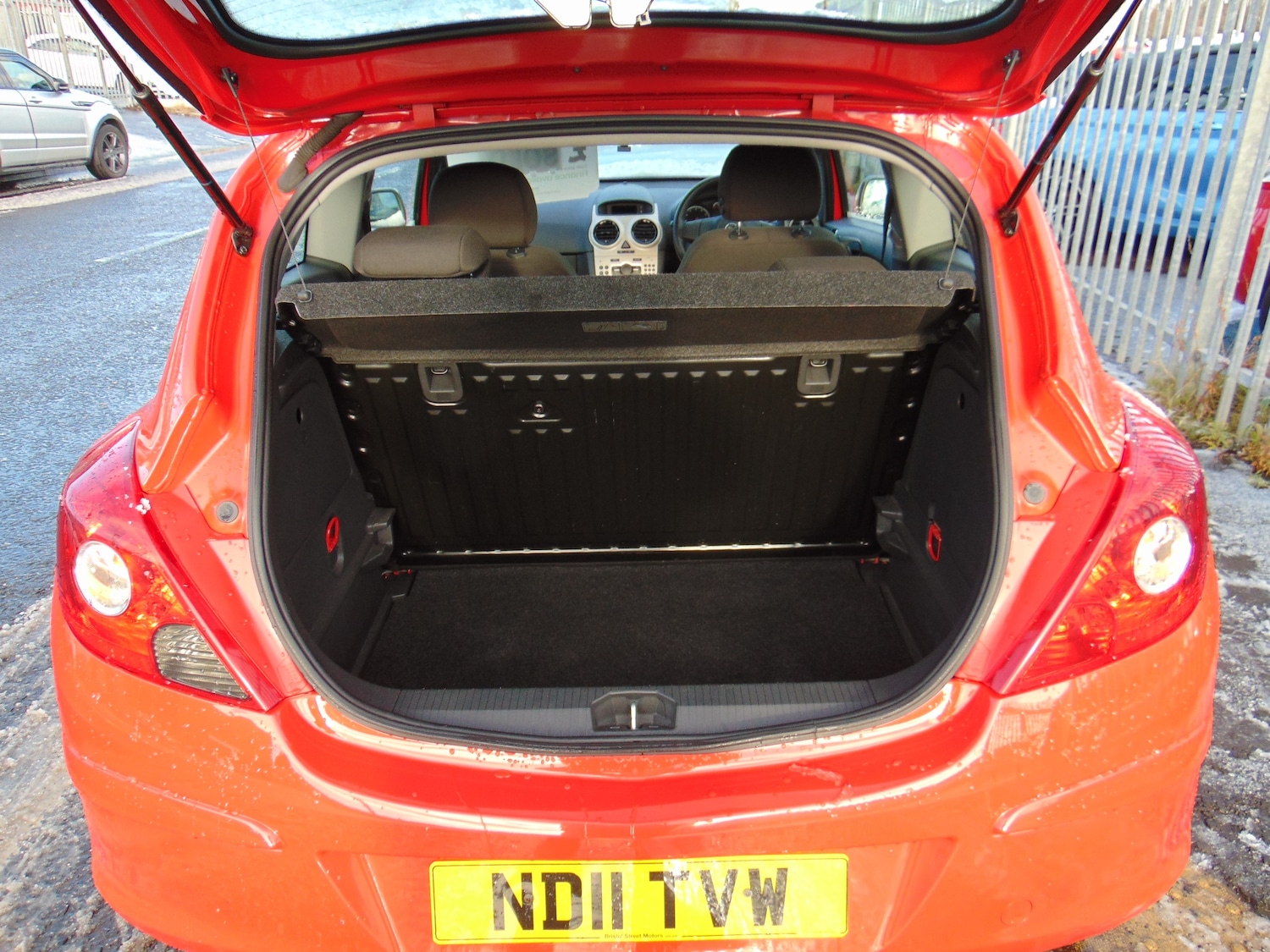 Used Vauxhall Corsa 2011 for sale - 76635072: Photo 6