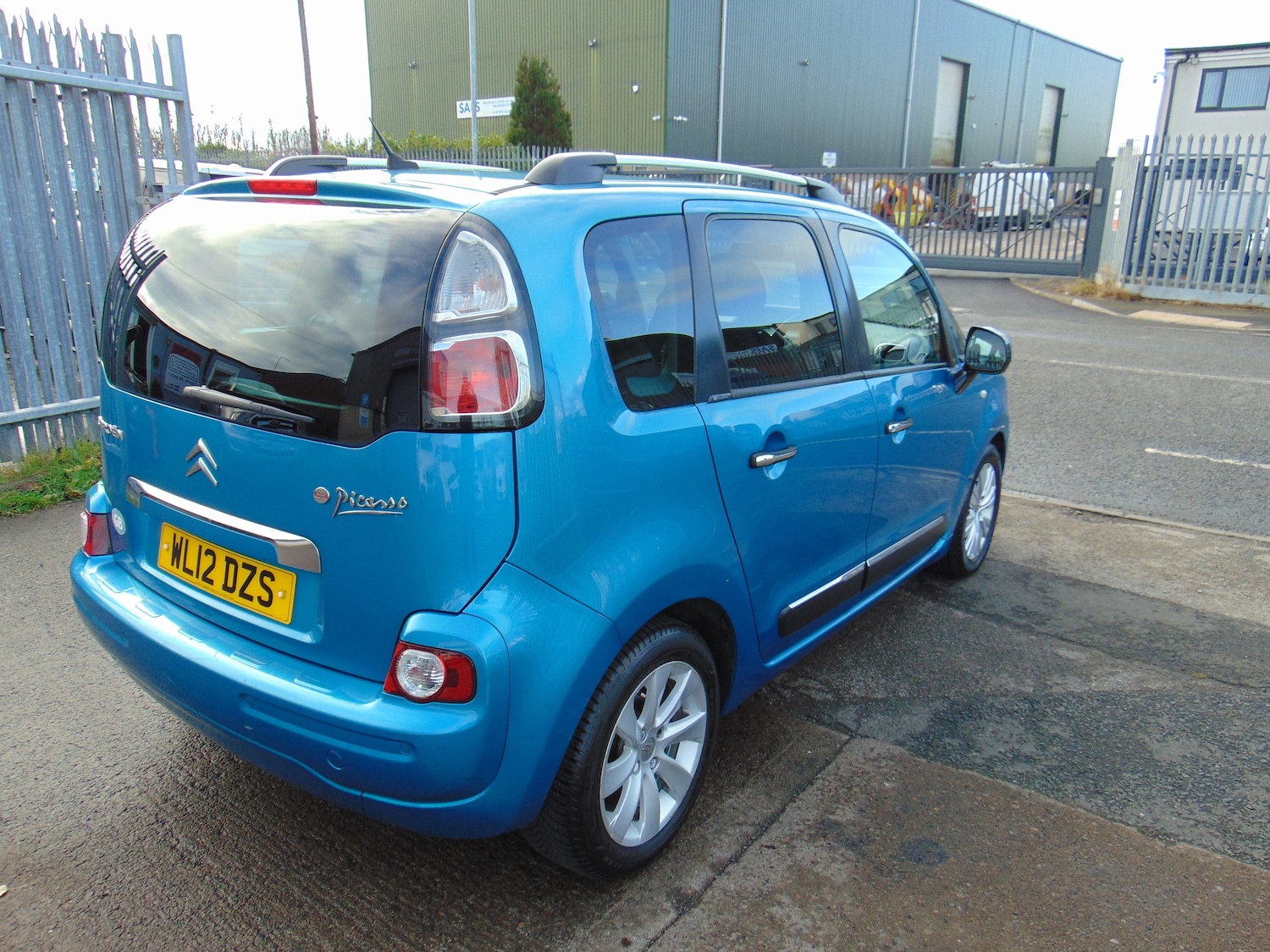 Used Citroen C3 Picasso 2012 for sale - 76520292: Photo 3