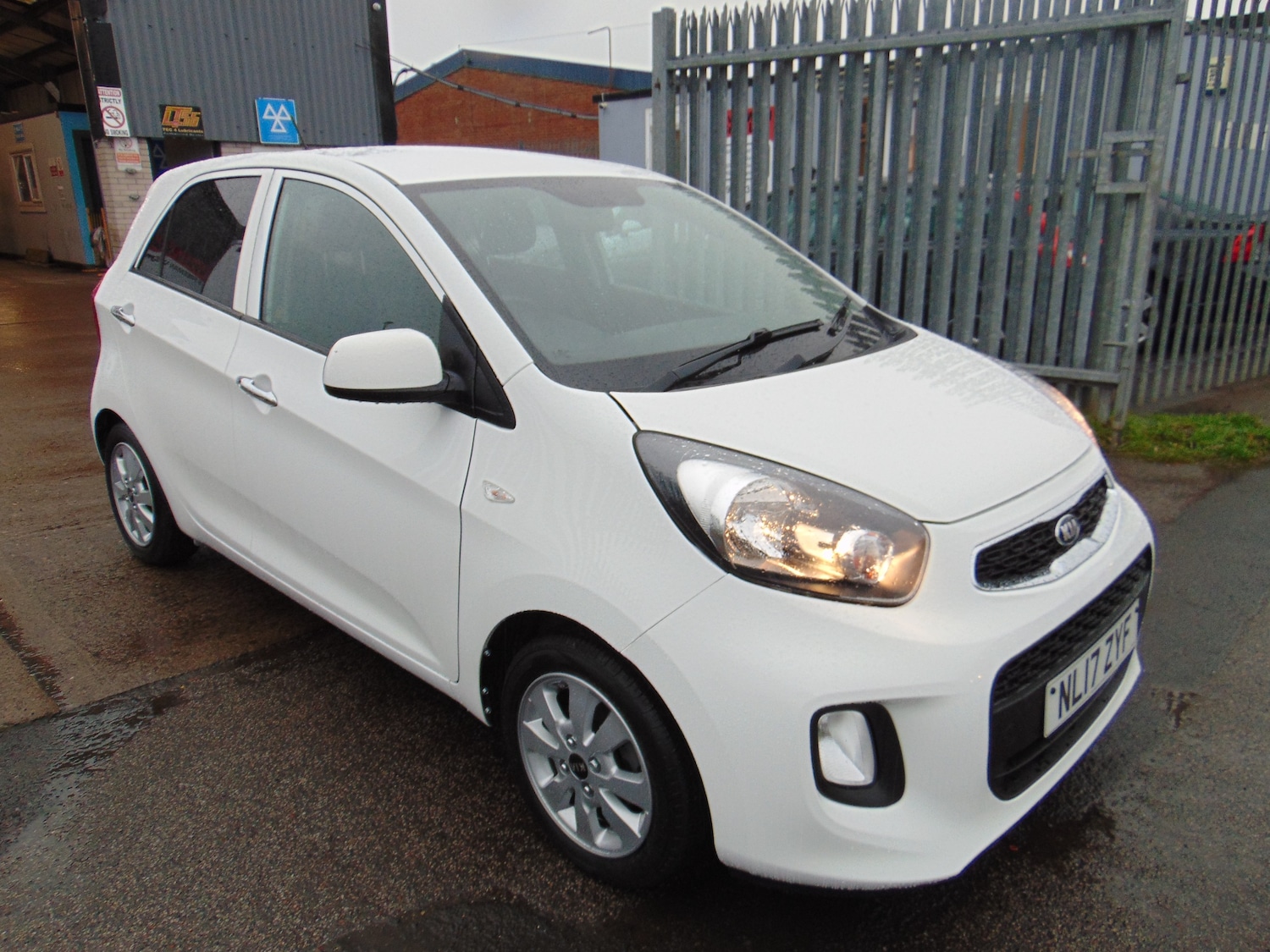Used Kia Picanto 2017 for sale - 76961871: Photo 1
