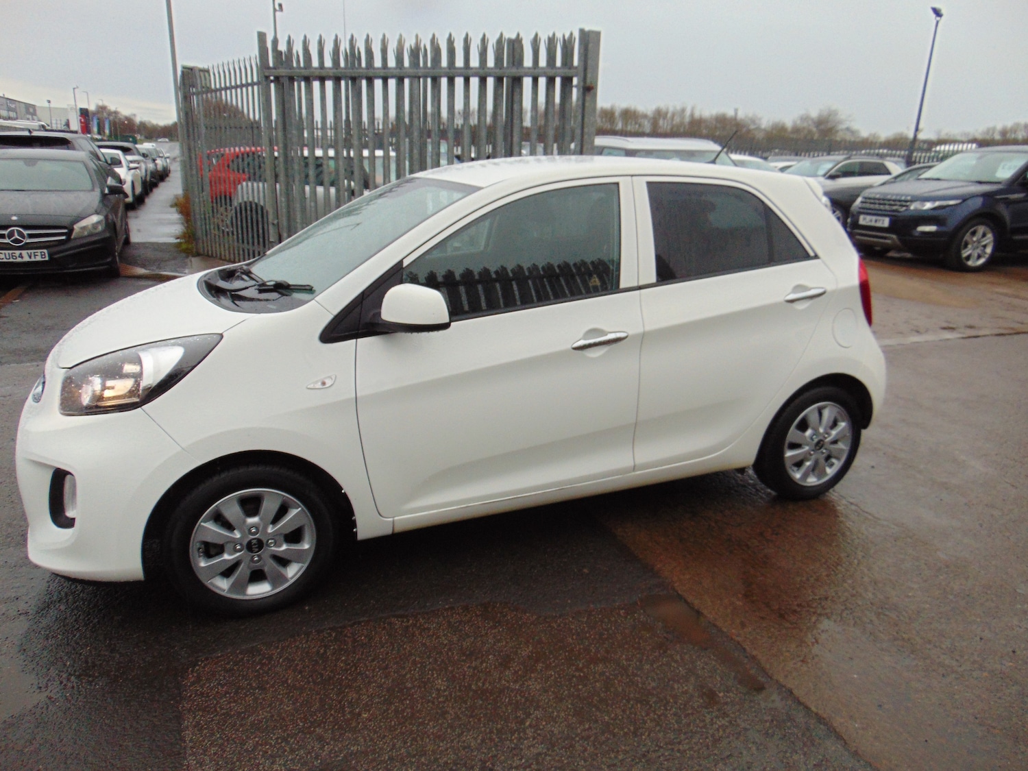 Used Kia Picanto 2017 for sale - 76961871: Photo 16