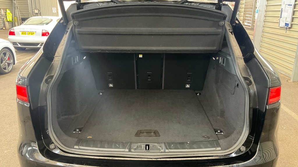 Used Jaguar F-Pace 2018 for sale - 76545991: Photo 3