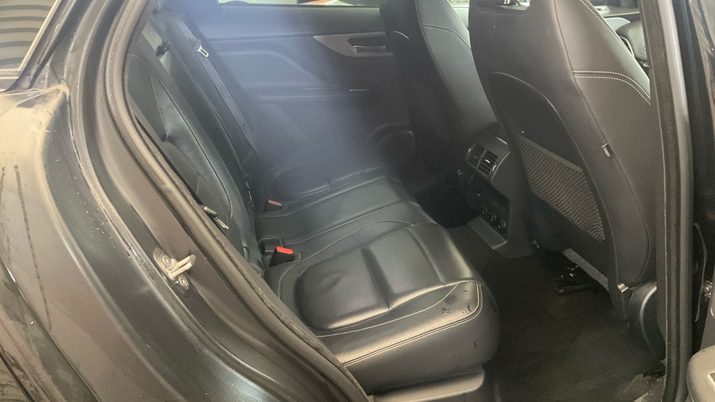 Used Jaguar F-Pace 2018 for sale - 76545991: Photo 4