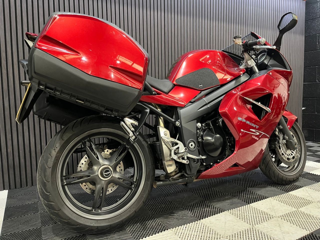 Used Triumph Sprint ST 1050 for sale - 78925700: Photo 4