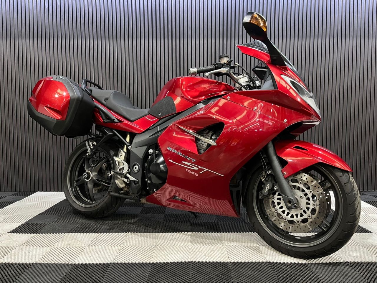 Used Triumph Sprint ST 1050 for sale - 78925700: Photo 6