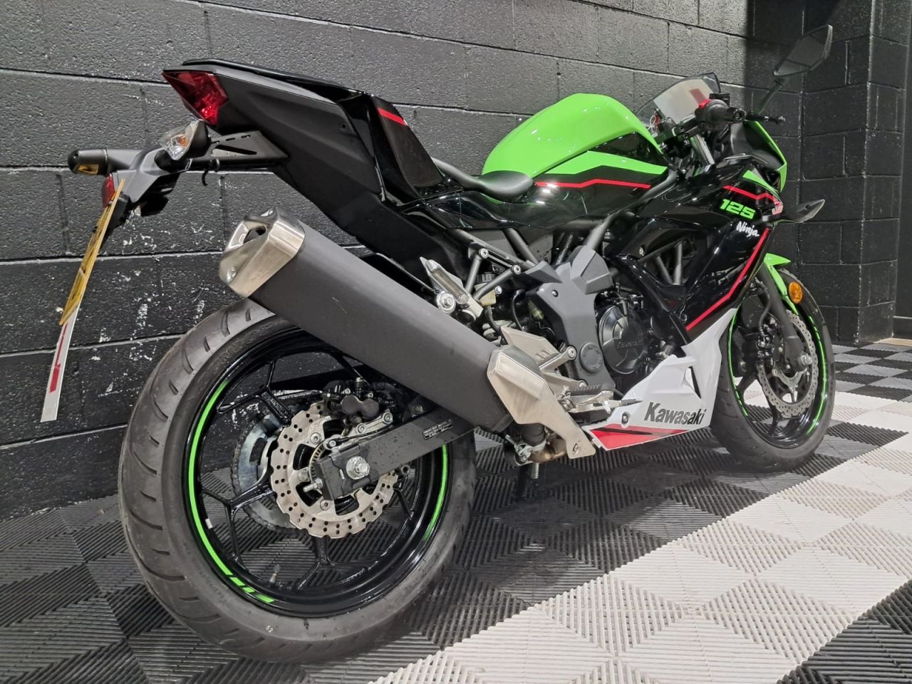 Used Kawasaki Ninja 125 for sale - 78435404: Photo 4