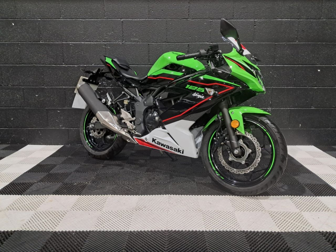 Used Kawasaki Ninja 125 for sale - 78435404: Photo 6