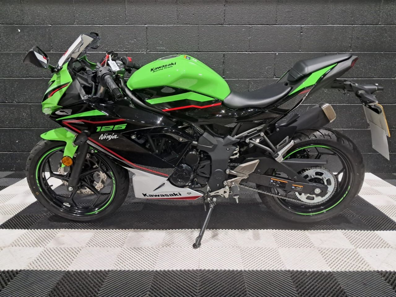Used Kawasaki Ninja 125 for sale - 78435404: Photo 9