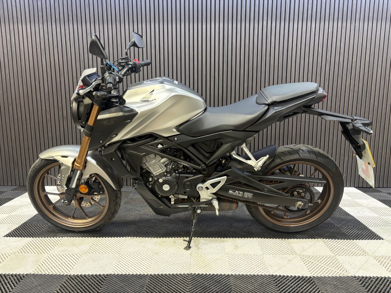 Used Honda CB125R for sale - 78435155: Photo 9