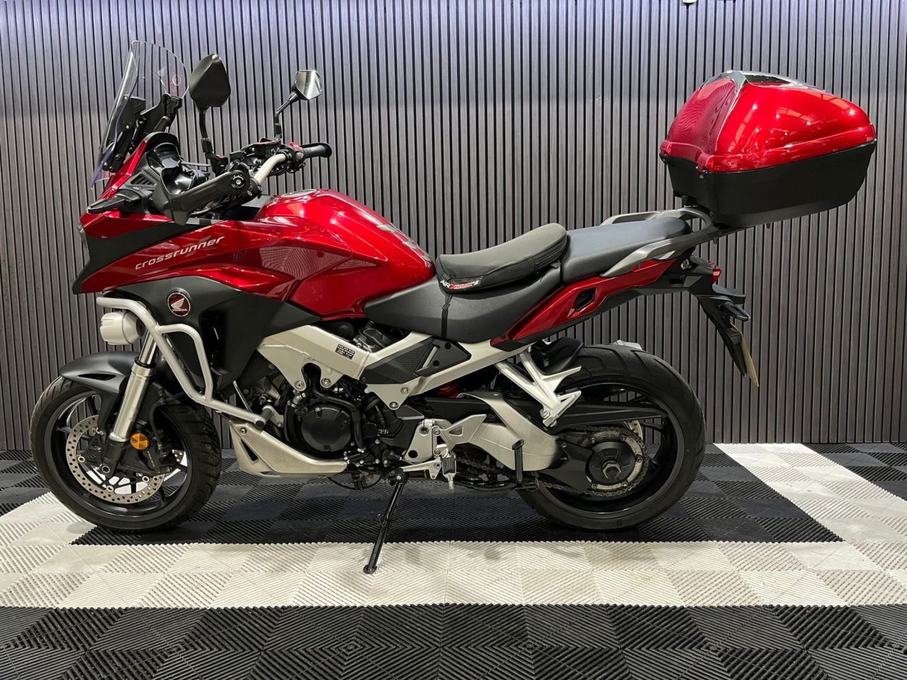 Used Honda VFR800X Crossrunner for sale - 78435289: Photo 9