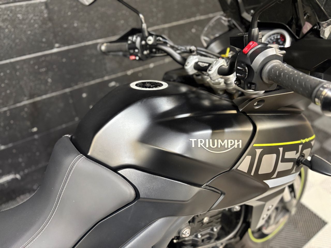 Used Triumph Tiger 1050 for sale - 78435054: Photo 18