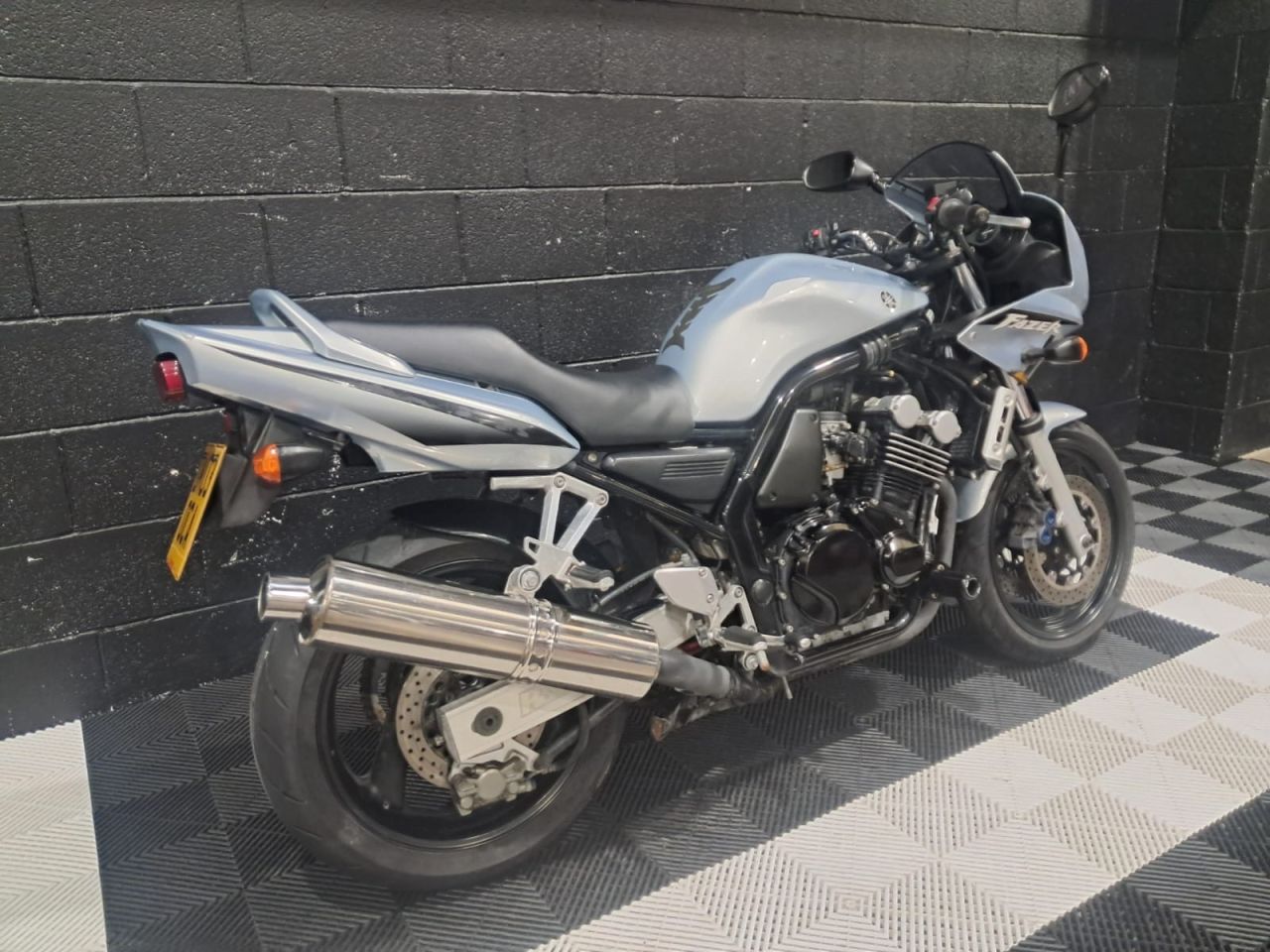 Used Yamaha FZS600 for sale - 78435616: Photo 4