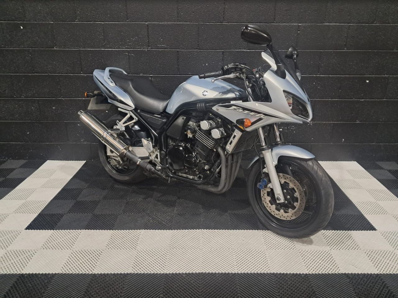 Used Yamaha FZS600 for sale - 78435616: Photo 6