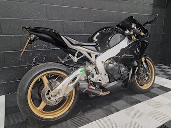 Used Honda CBR1000RR Fireblade undefined for sale - bike-78435398: Photo