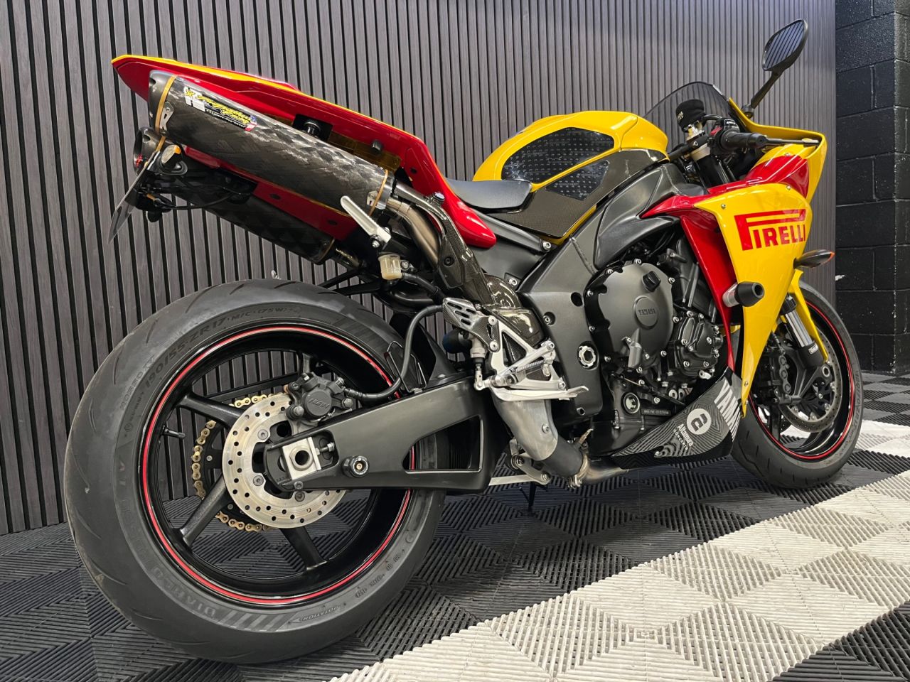 Used Yamaha R1 for sale - 78722728: Photo 4
