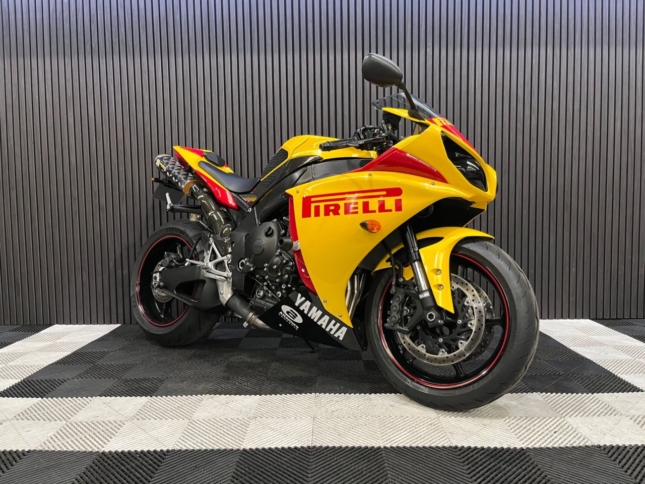 Used Yamaha R1 for sale - 78722728: Photo 6