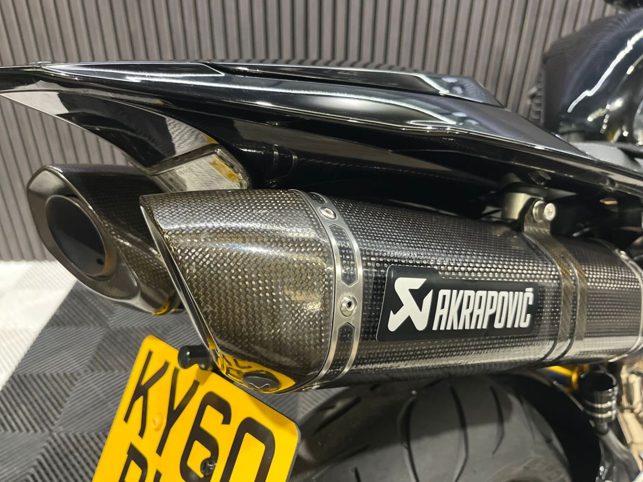 Used Yamaha R1 for sale - 78434740: Photo 16