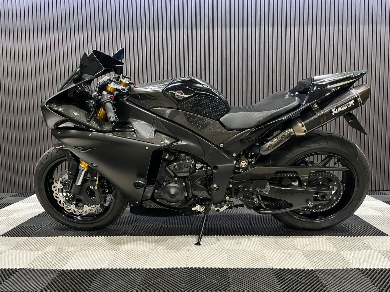 Used Yamaha R1 for sale - 78434740: Photo 9