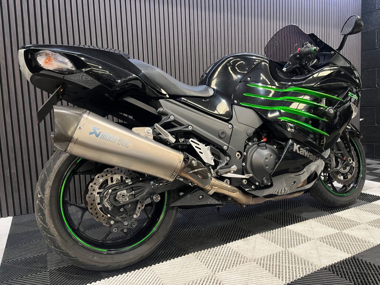 Used Kawasaki ZZR1400 for sale - 78434825: Photo 4