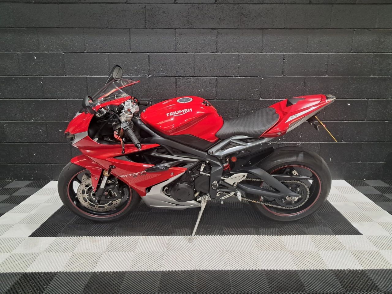 Used Triumph Daytona 675 for sale - 78434752: Photo 9