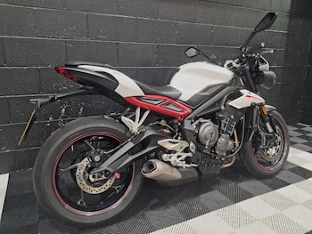 Used Triumph Street Triple 765 undefined for sale - bike-78435749: Photo