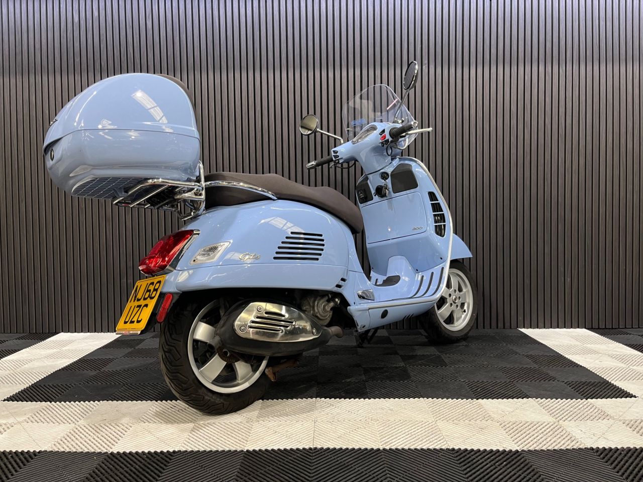 Used Piaggio Vespa GTS for sale - 78434909: Photo 11