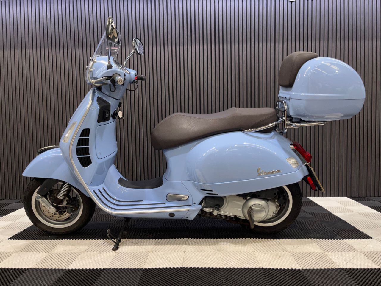 Used Piaggio Vespa GTS for sale - 78434909: Photo 9
