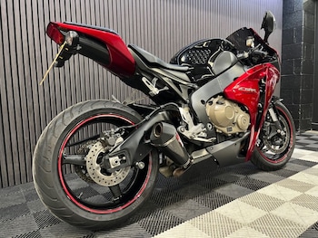 Used Honda CBR1000RR Fireblade undefined for sale - bike-78435571: Photo