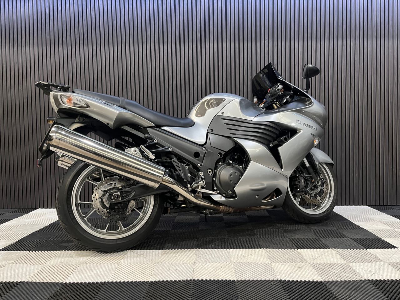 Used Kawasaki ZZR1400 for sale - 78434558: Photo 11