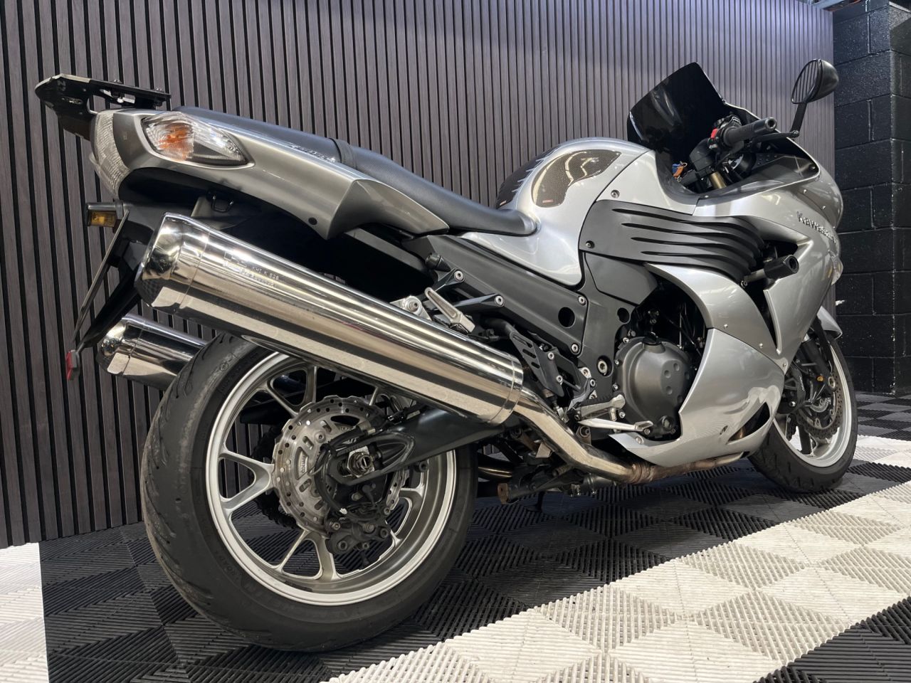 Used Kawasaki ZZR1400 for sale - 78434558: Photo 4