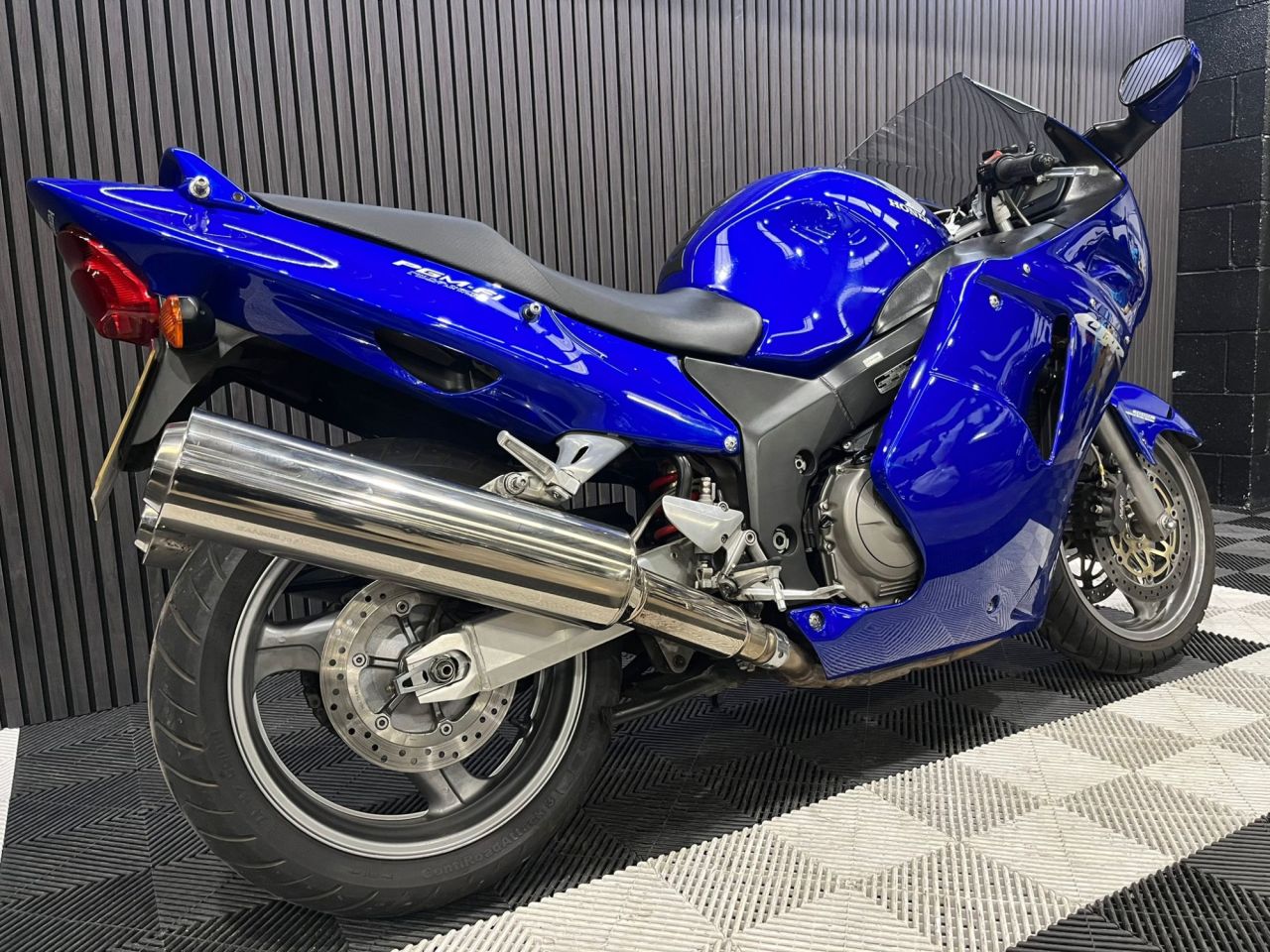 Used Honda CBR1100XX Super Blackbird for sale - 78640074: Photo 4