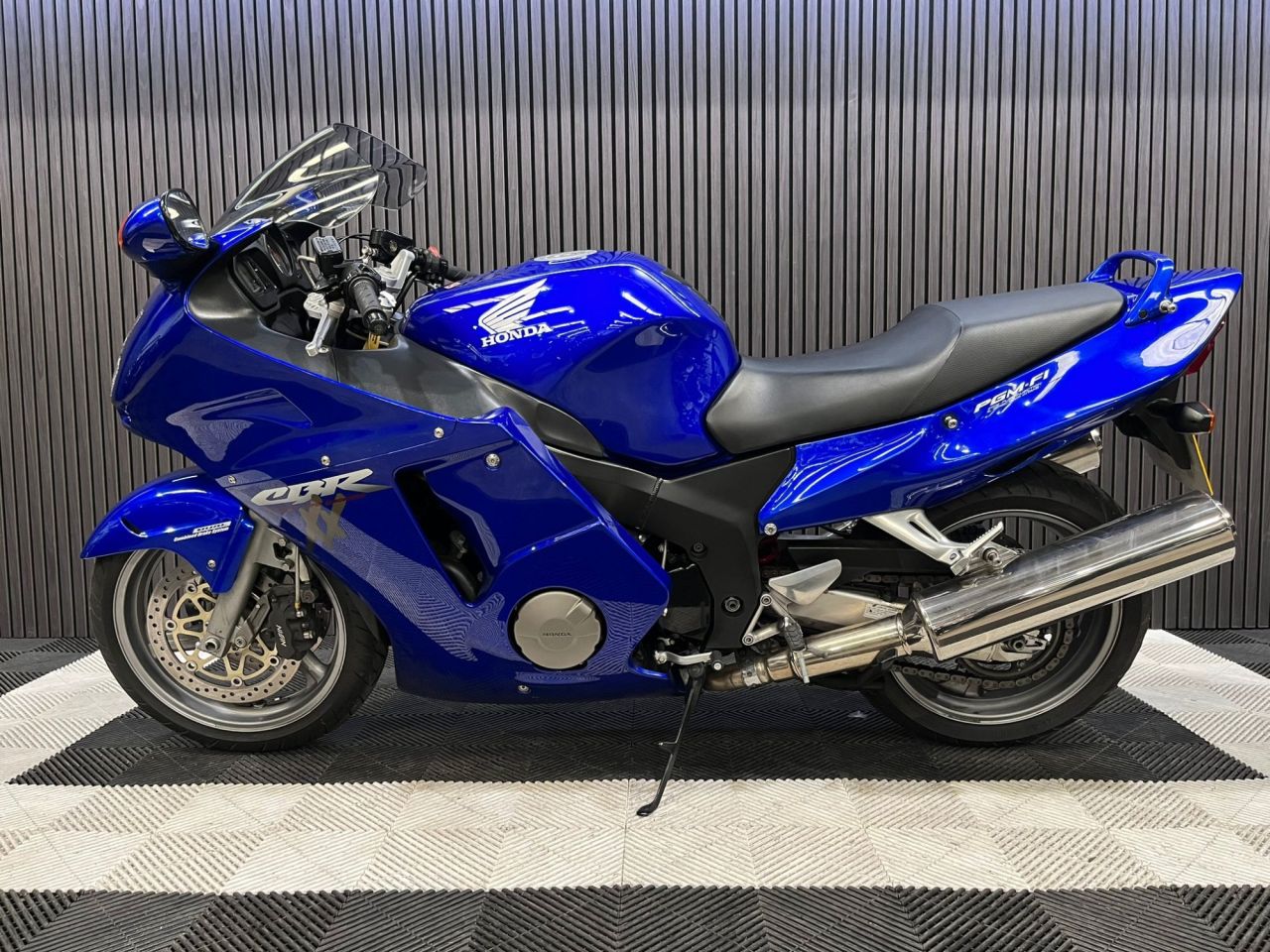 Used Honda CBR1100XX Super Blackbird for sale - 78640074: Photo 9