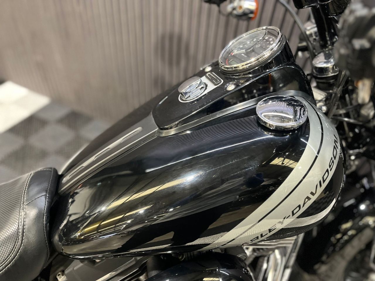 Used Harley-Davidson Dyna for sale - 78434951: Photo 18
