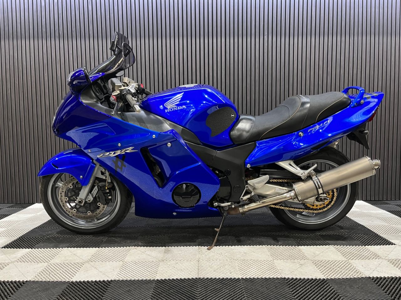Used Honda CBR1100XX Super Blackbird for sale - 78435488: Photo 9