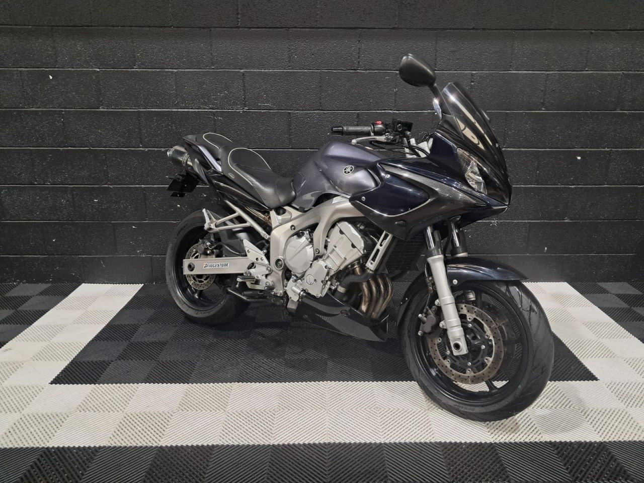 Used Yamaha FZS600 for sale - 78434618: Photo 6