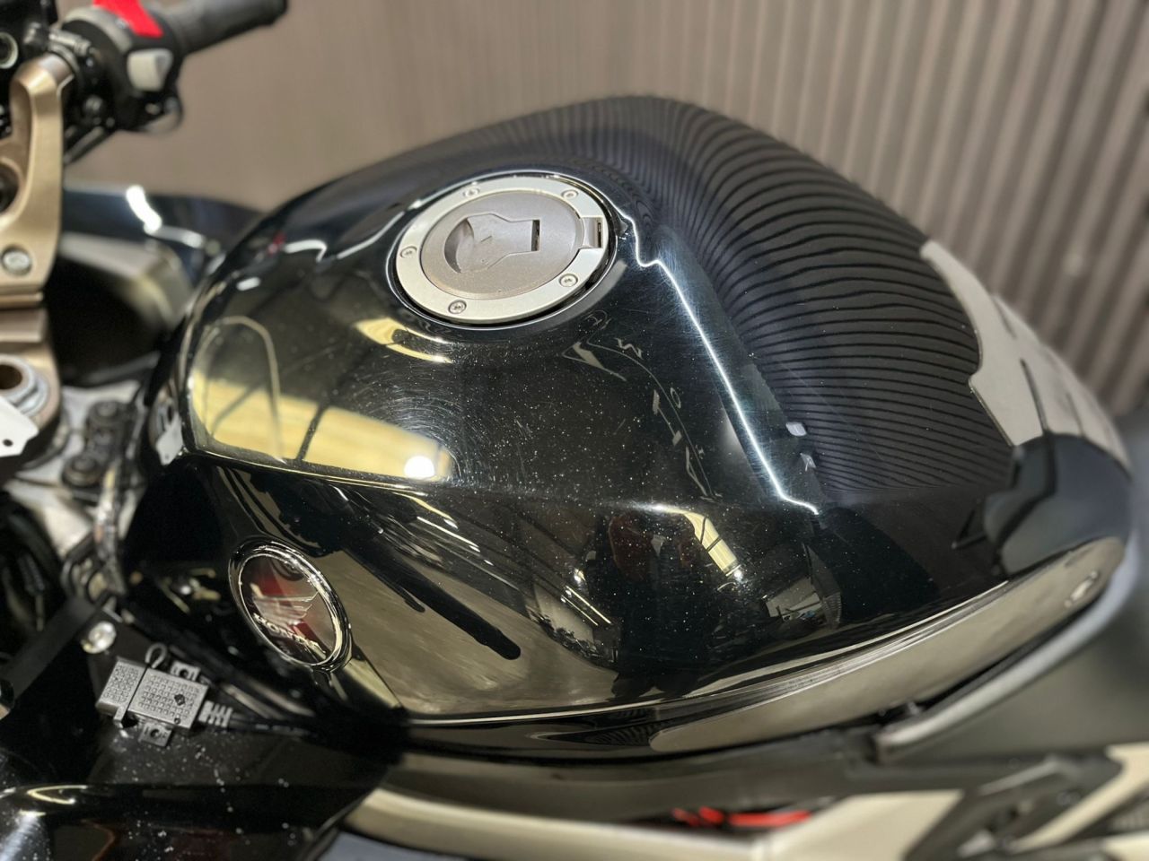 Used Honda VFR800F for sale - 78434437: Photo 22