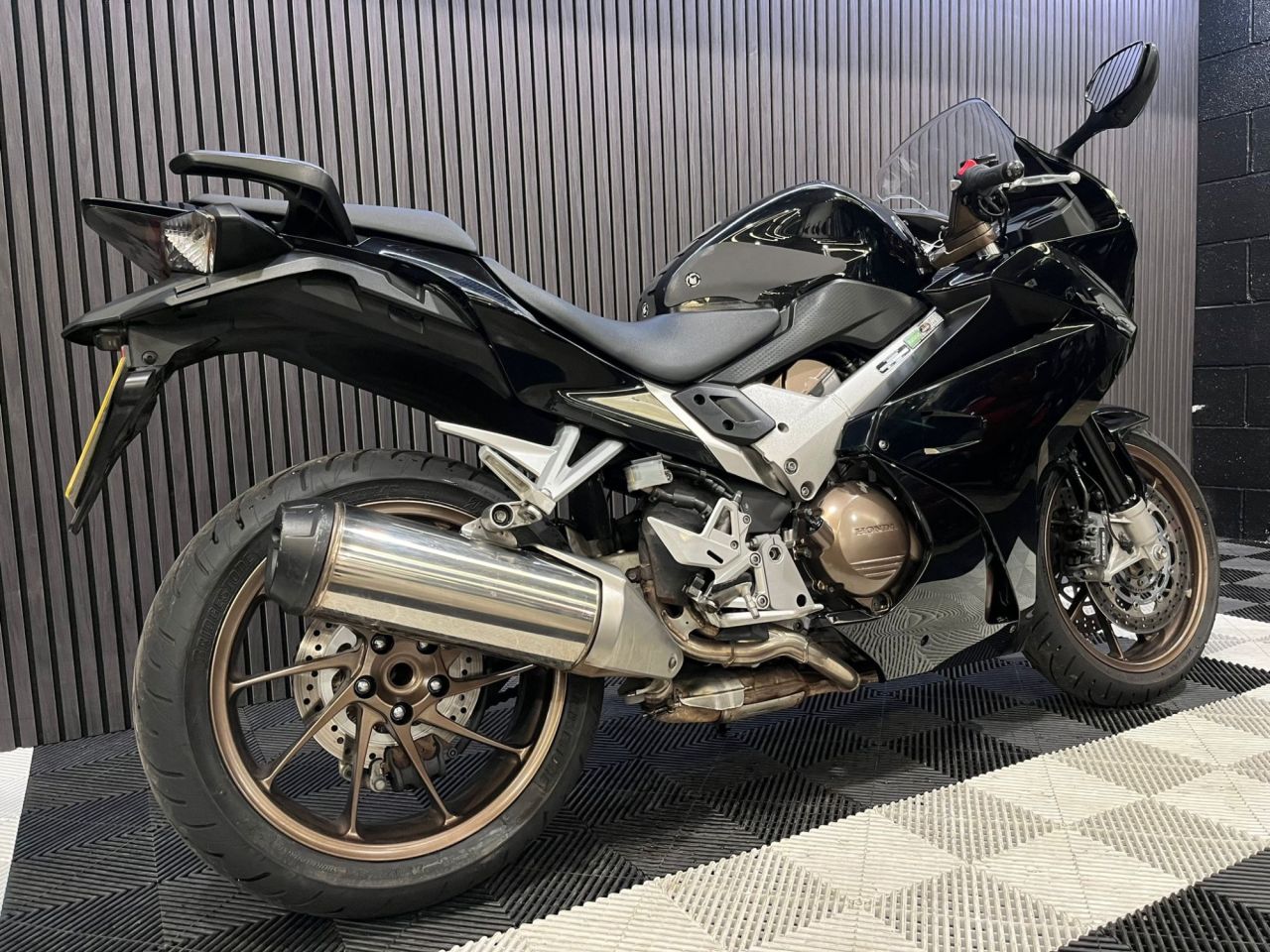 Used Honda VFR800F for sale - 78434437: Photo 4