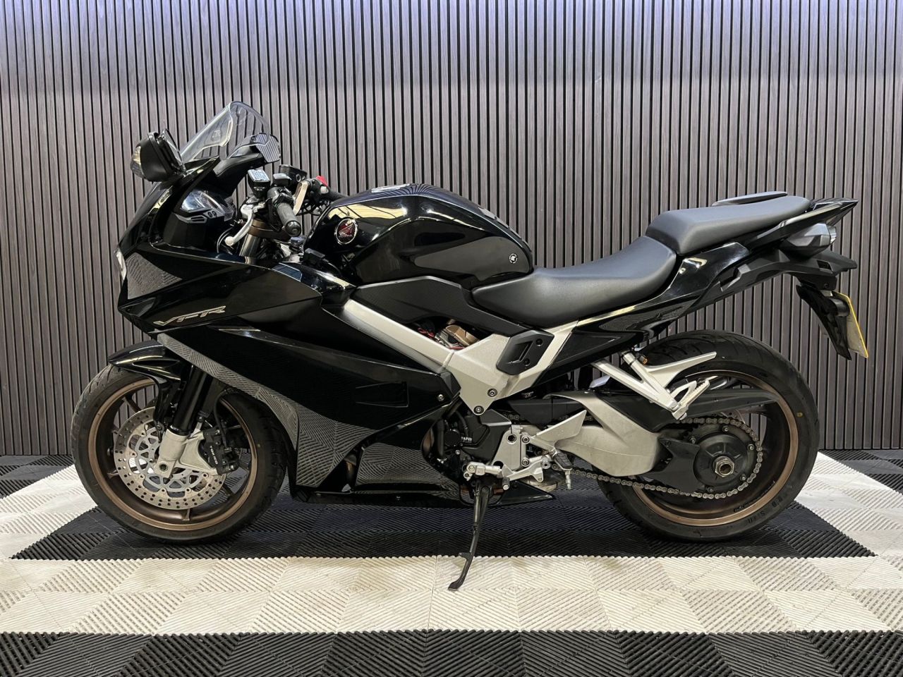 Used Honda VFR800F for sale - 78434437: Photo 9