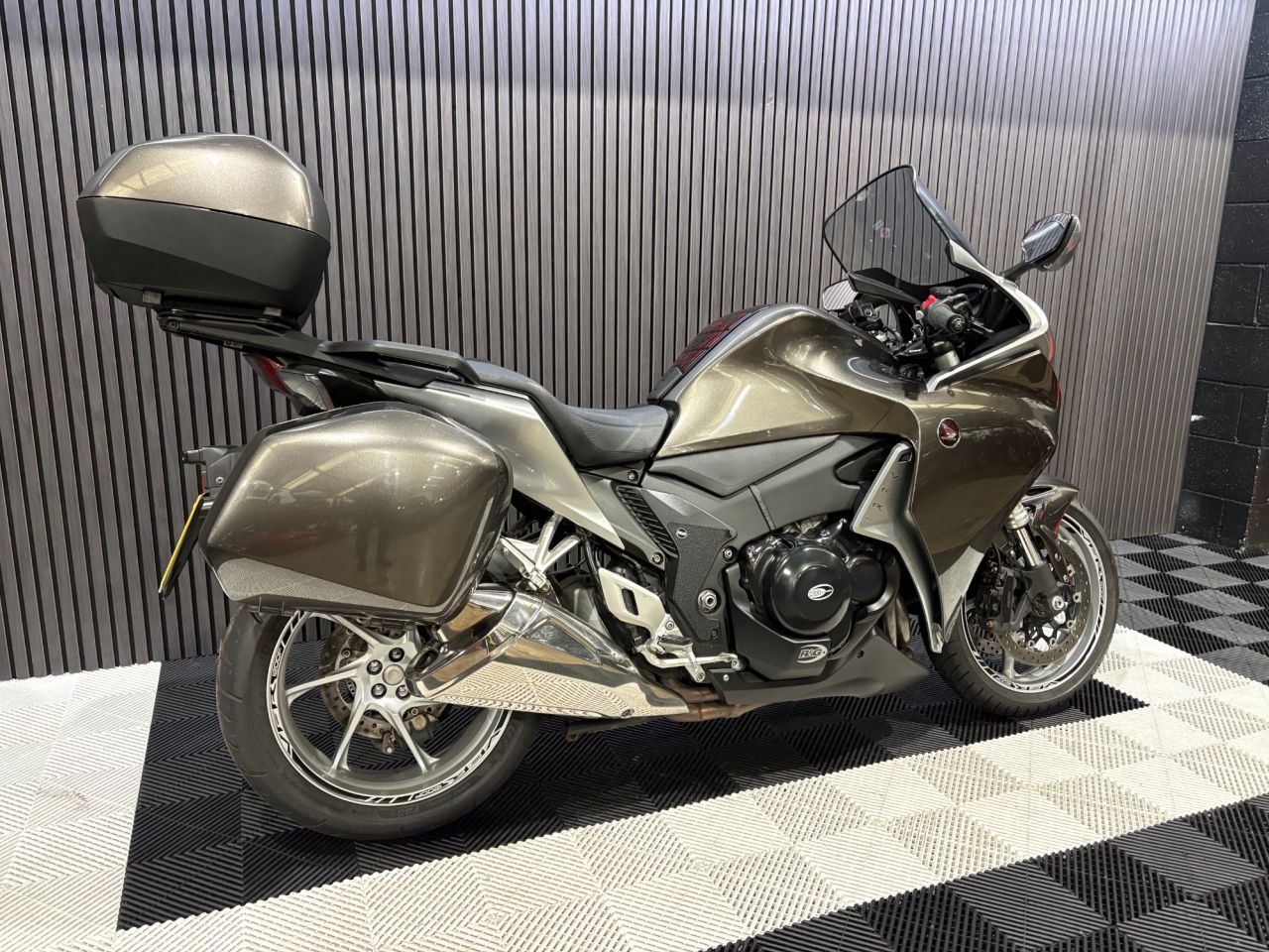 Used Honda VFR1200F for sale - 78434966: Photo 4