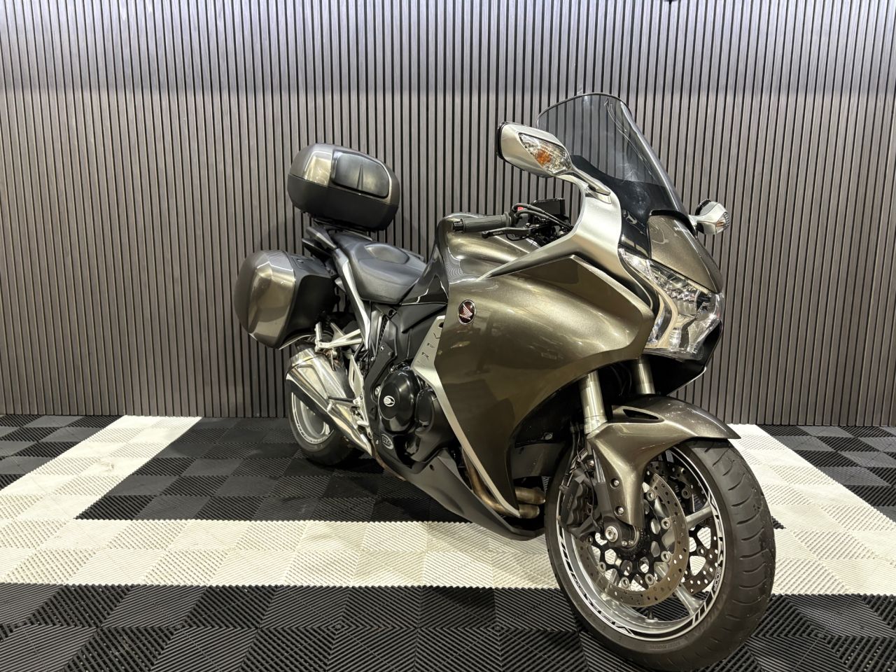 Used Honda VFR1200F for sale - 78434966: Photo 6