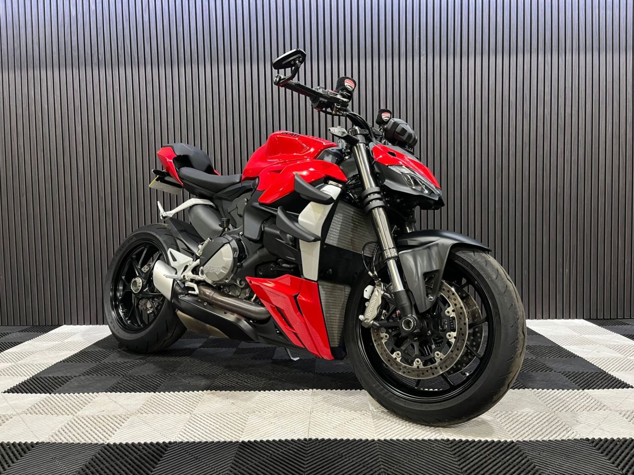 Used Ducati Streetfighter V2 for sale - 78434396: Photo 6