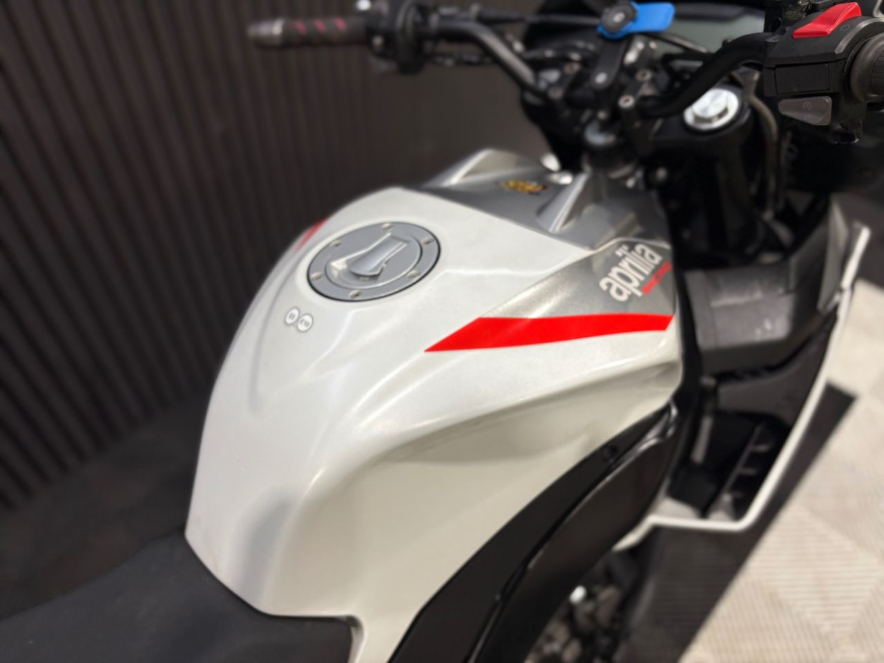 Used Aprilia Tuono 125 for sale - 78434511: Photo 17