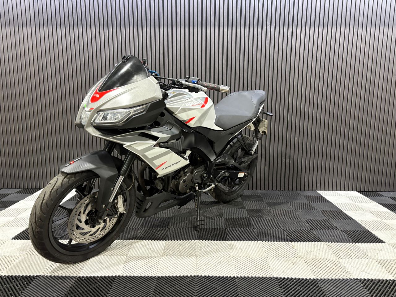 Used Aprilia Tuono 125 for sale - 78434511: Photo 7
