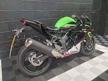 Used Kawasaki Ninja 125 undefined for sale - bike-78435750: Photo