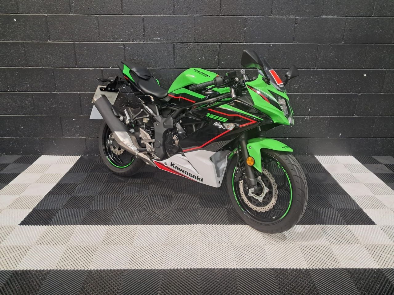 Used Kawasaki Ninja 125 for sale - 78435750: Photo 6
