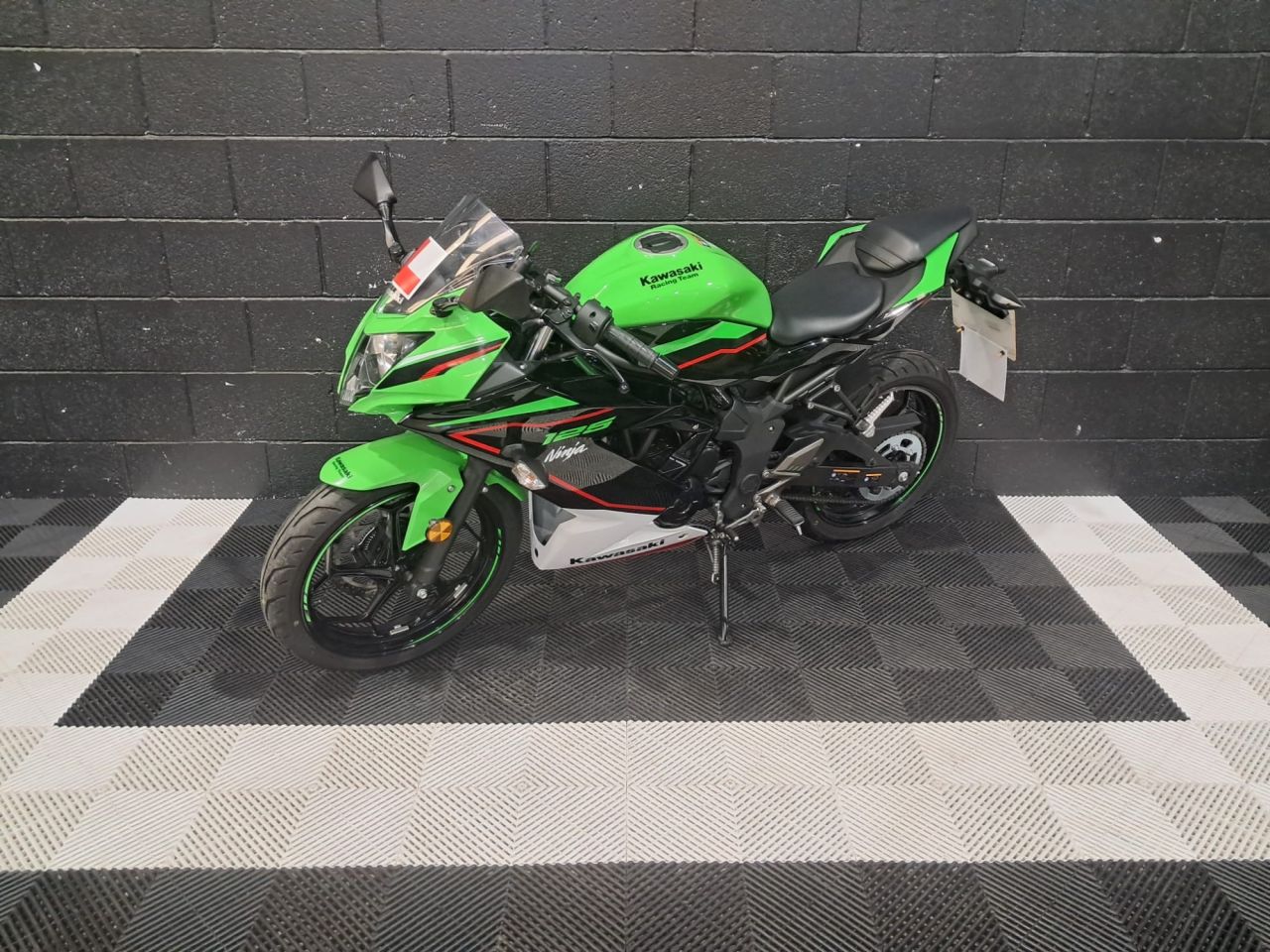 Used Kawasaki Ninja 125 for sale - 78435750: Photo 7