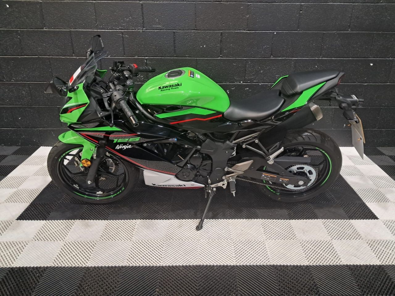 Used Kawasaki Ninja 125 for sale - 78435750: Photo 9