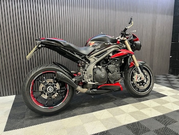 Used Triumph Speed Triple 1050 undefined for sale - bike-78435516: Photo