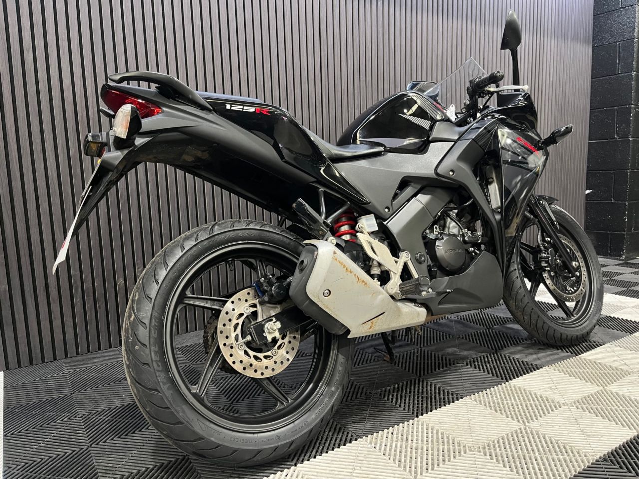 Used Honda CBR125R for sale - 78435487: Photo 4